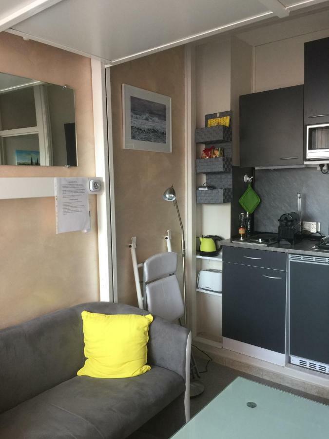 Frejus Studio Luaran gambar